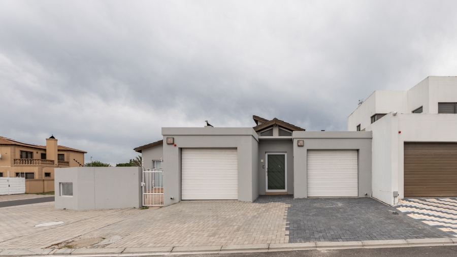4 Bedroom Property for Sale in Parklands Western Cape